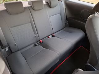 Toyota Yaris 2015-thumb-9