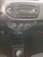 Toyota Yaris 2015-thumb-12
