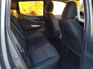Nissan Navara 2021 NP300-thumb-10