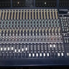 Behringer Eurodesk MX 9000