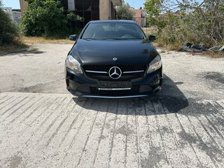 Mercedes-Benz A 180 2018-thumb-2