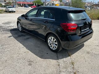 Mercedes-Benz A 180 2018-thumb-4