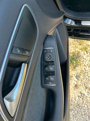 Mercedes-Benz A 180 2018-thumb-9