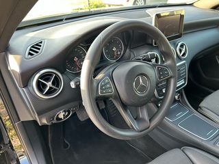 Mercedes-Benz A 180 2018-thumb-16