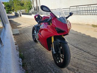 Ducati Panigale V4 S 2018-thumb-10