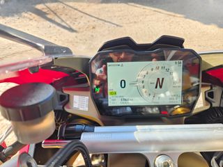 Ducati Panigale V4 S 2018-thumb-11