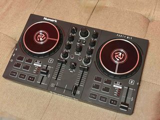 Numark Party MIX DJ Console