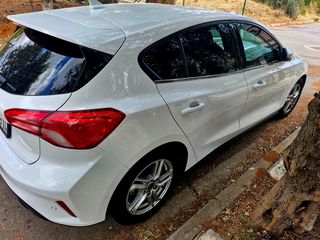 Ford Focus 2021 BUSINESS-thumb-6