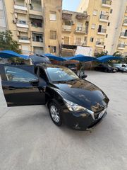 Mazda 2 2015 SKYACTIV-G-thumb-9