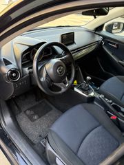 Mazda 2 2015 SKYACTIV-G-thumb-15