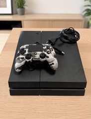 PS4 Fat με 1 ενσύρματο τηλεχειριστήριο