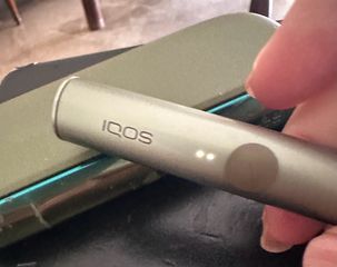 Συσκευή IQOS ILUMA (Moss Green) –Άριστη μπαταρία