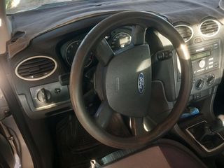 Ford Focus 2006-thumb-8