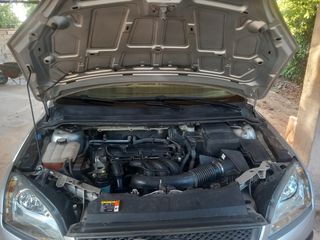 Ford Focus 2006-thumb-13