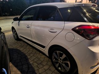 Hyundai i 20 2017 1.2 EDITION +NAVI-thumb-9
