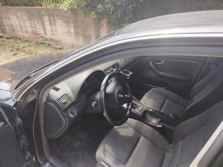 Audi A4 2004-thumb-1