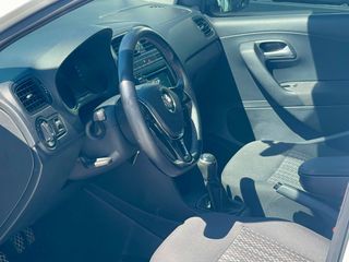 Volkswagen Polo 2016-thumb-19
