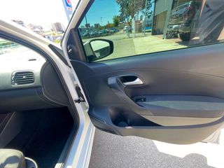 Volkswagen Polo 2016-thumb-26