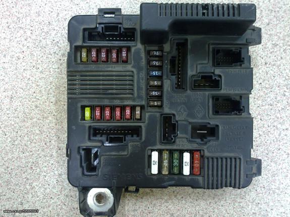 Renault Scenic-Megane II BCM  Fusebox  SIEMENS S118399200D 8200306032A