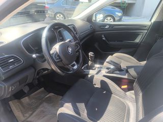 Renault Megane 2017-thumb-3