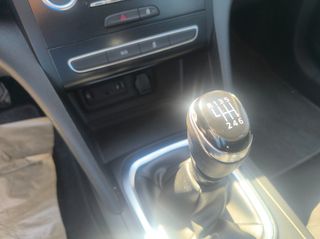 Renault Megane 2017-thumb-7