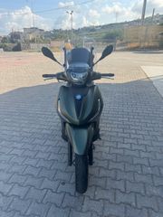 Piaggio Beverly 400 2023 S-thumb-4