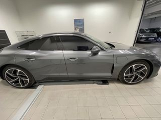 Audi e-tron GT 2022-thumb-5