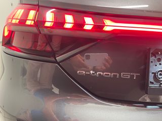 Audi e-tron GT 2022-thumb-13