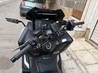 Yamaha T-MAX 560 2026 Tech Max M26-thumb-17
