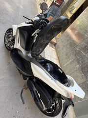 Piaggio Beverly 350 2012 sport touring-thumb-4