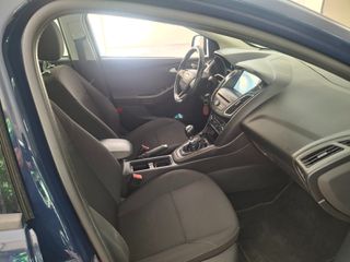 Ford Focus 2017-thumb-31