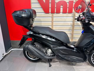 Piaggio Beverly 300i 2018 POLICE-thumb-2