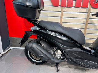 Piaggio Beverly 300i 2018 POLICE-thumb-6