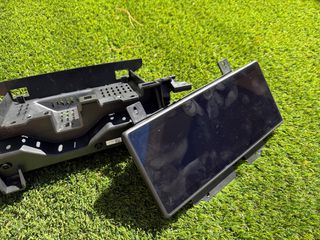 LAND ROVER DEFENDER ORIGINAL SCREEN