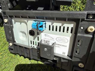 LAND ROVER DEFENDER ORIGINAL SCREEN-thumb-1