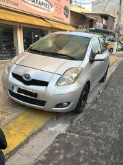 Toyota Yaris 2011 Προσφορά 5900 το 2011 μοντ 1300 κυβ