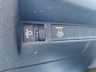 Peugeot 208 2022-thumb-14