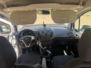 Ford Transit Courier 2017-thumb-15