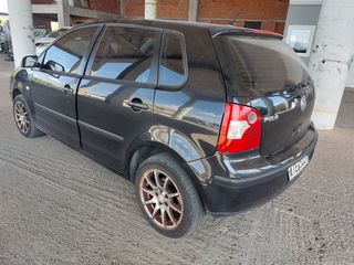 Volkswagen Polo 2005-thumb-6