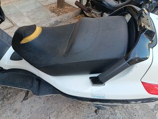 Piaggio XEvo 250 2015-thumb-5