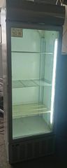 Βιτρίνα αναψυκτικών Crystal.