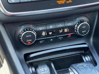 Mercedes-Benz GLA 45AMG 2016-thumb-27