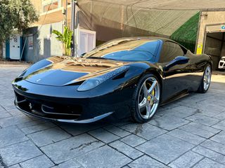 Ferrari 458 Italia 2010-thumb-5