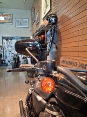 Harley Davidson XL 883 N Sportster IRON 2010-thumb-5