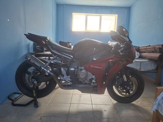 Honda CBR 1000RR 2008 HRC-thumb-7