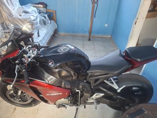 Honda CBR 1000RR 2008 HRC-thumb-8