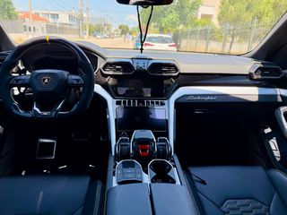 Lamborghini Urus 2020-thumb-9
