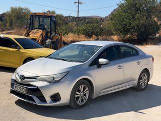 Toyota Avensis 2016 1.600-thumb-2