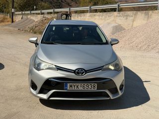 Toyota Avensis 2016 1.600-thumb-3
