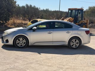 Toyota Avensis 2016 1.600-thumb-4